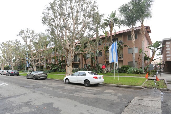10760 Rose Ave.