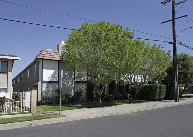 38238 11th St E in Palmdale, CA - Foto de edificio - Building Photo