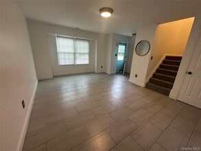 256 Quassaick Ave in New Windsor, NY - Building Photo - Building Photo