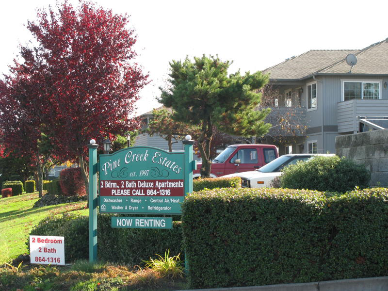 Pine Creek Estates in Medford, OR - Building Photo