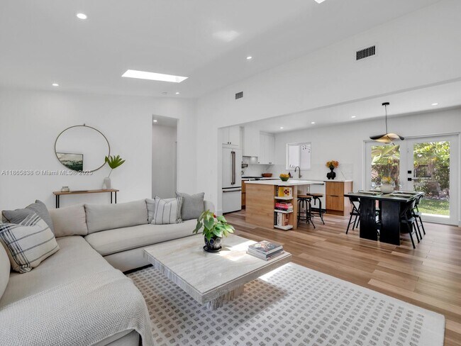229 NW 111th Terrace in Miami Shores, FL - Building Photo - Building Photo