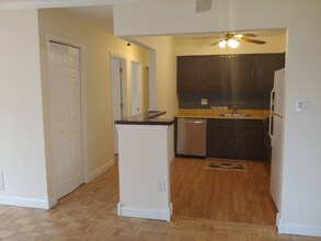 17 Newport Ct in Brick, NJ - Foto de edificio - Building Photo