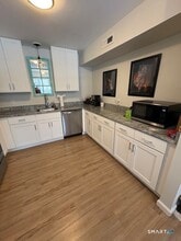 77 Lyme St in Old Lyme, CT - Building Photo - Building Photo