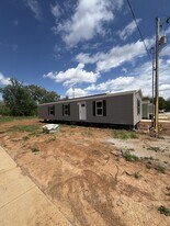 400 Parker St in Oak Grove, KY - Building Photo