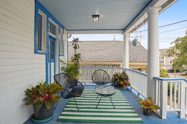 3230 Palmyra St in New Orleans, LA - Foto de edificio - Building Photo