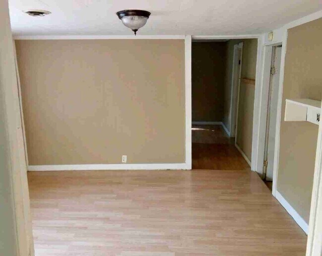 605 Dixon Springs Hwy in Riddleton, TN - Building Photo - Building Photo