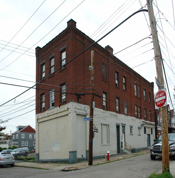 720 Edmond St in Pittsburgh, PA - Building Photo