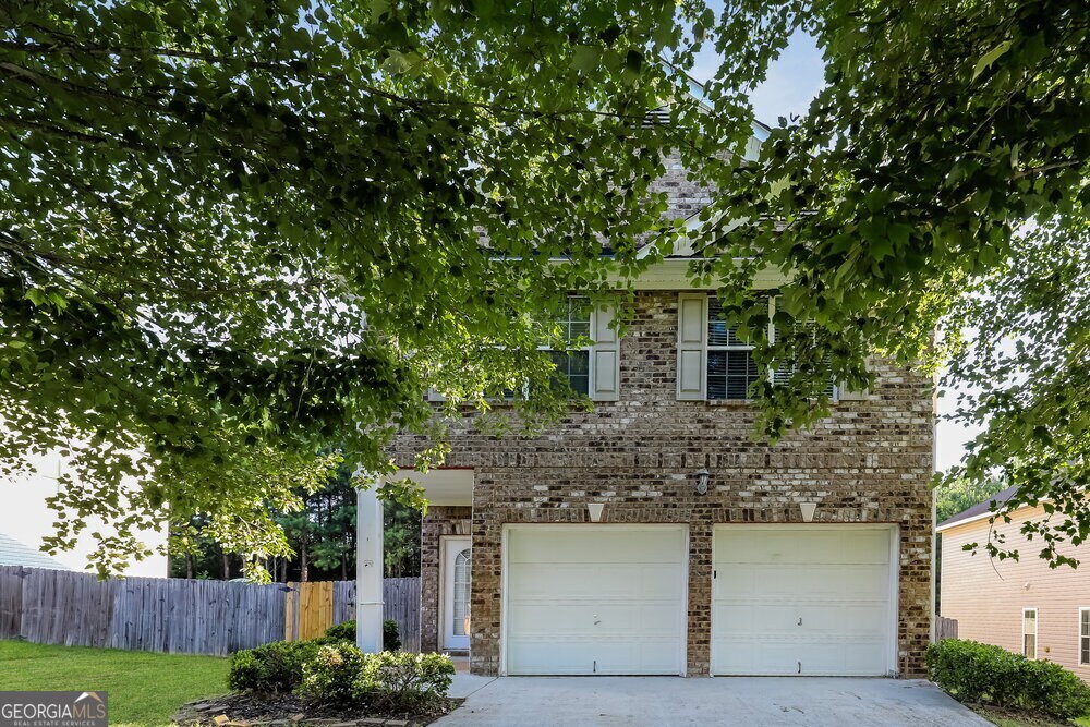 1113 Watercourse Way in Hampton, GA - Building Photo