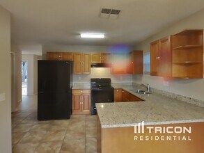 613 Boston St in Tarpon Springs, FL - Building Photo - Building Photo