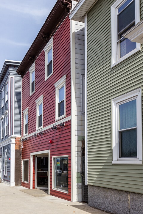 97 Bridge St, Unit #2 in Salem, MA - Building Photo