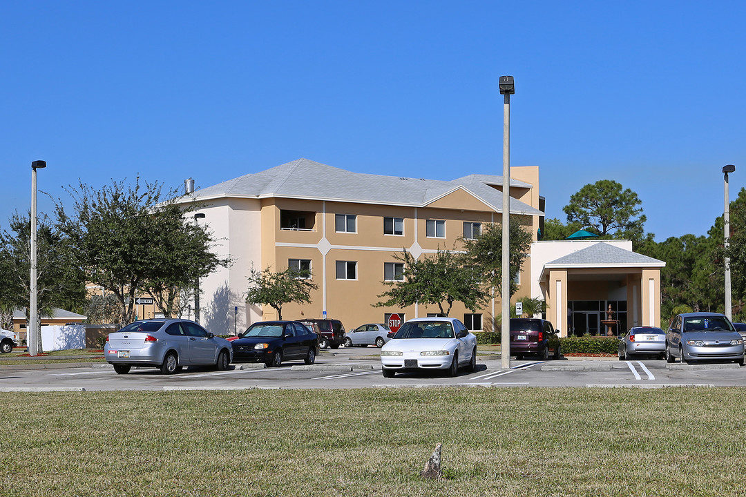 Villa Seton in Port St. Lucie, FL - Foto de edificio