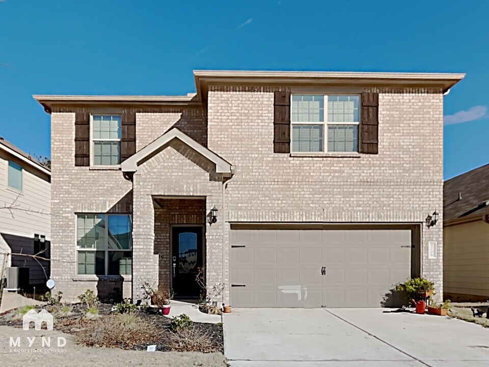 9708 Betulla Dr in Austin, TX - Foto de edificio