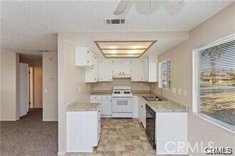 955 W Devonshire Ave-Unit -C in Hemet, CA - Building Photo - Building Photo