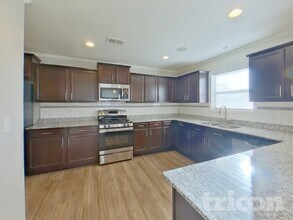 309 Finch Ln in Lexington, SC - Foto de edificio - Building Photo