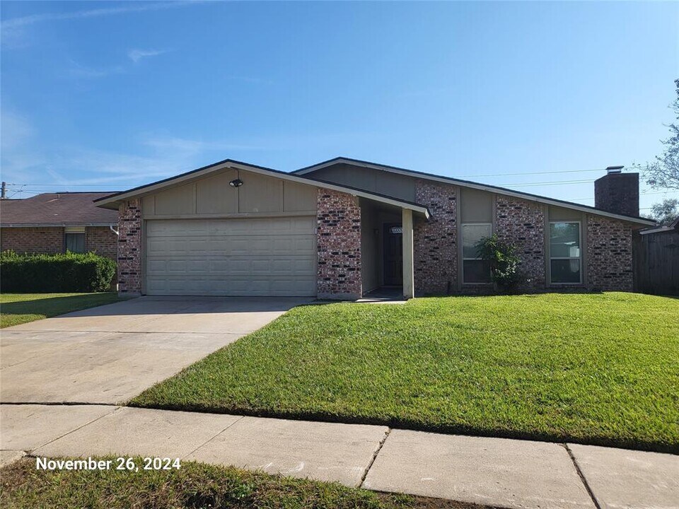 15515 Winter Briar Dr in Missouri City, TX - Foto de edificio