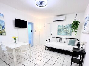 322 Oregon St in Hollywood, FL - Building Photo - Building Photo