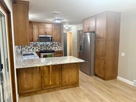 500 W Mohawk Trl in Deforest, WI - Building Photo