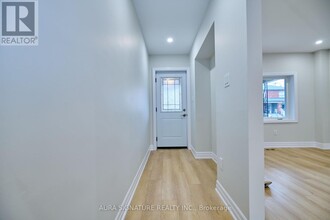 5 Greyton Crescent in Toronto, ON - Building Photo - Building Photo