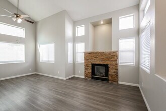 5301 White Coyote Pl in Las Vegas, NV - Building Photo - Building Photo