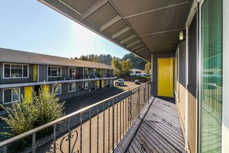 Arbors 112 in Pacific, WA - Building Photo - Interior Photo