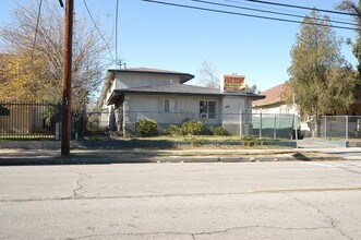 650 N Mountain View Ave in San Bernardino, CA - Foto de edificio - Building Photo