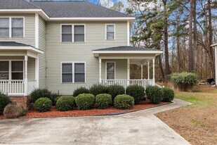 107 Laura Ln in Lillington, NC - Building Photo