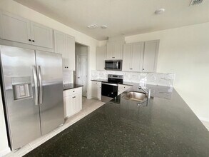 12209 Linear St in Orlando, FL - Foto de edificio - Building Photo