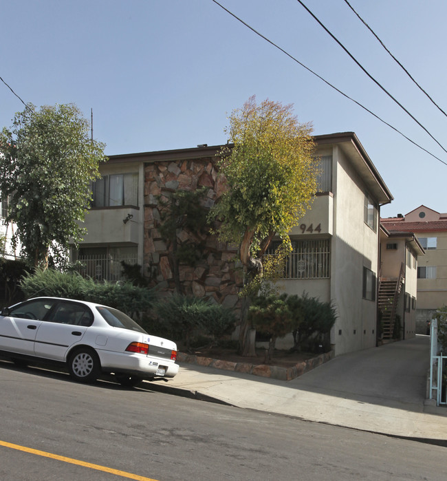 944 Centennial St in Los Angeles, CA - Foto de edificio - Building Photo