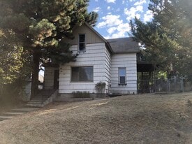 320 SE High St, Unit Lower in Pullman, WA - Building Photo