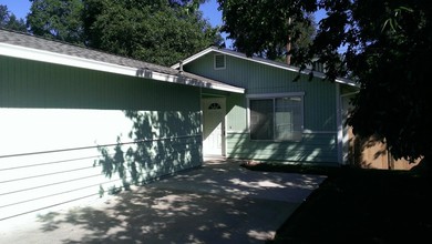 1134 Le Brun Ln in Redding, CA - Building Photo - Building Photo