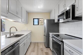2101 Shore Line Dr in Alameda, CA - Building Photo - Building Photo