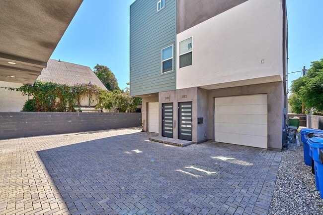 1143 Irolo St, Unit 1143 in Los Angeles, CA - Foto de edificio - Building Photo