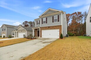 8279 Bluewater Dr in Fairburn, GA - Building Photo