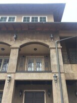 211 Thompson Ave in Fayetteville, AR - Building Photo