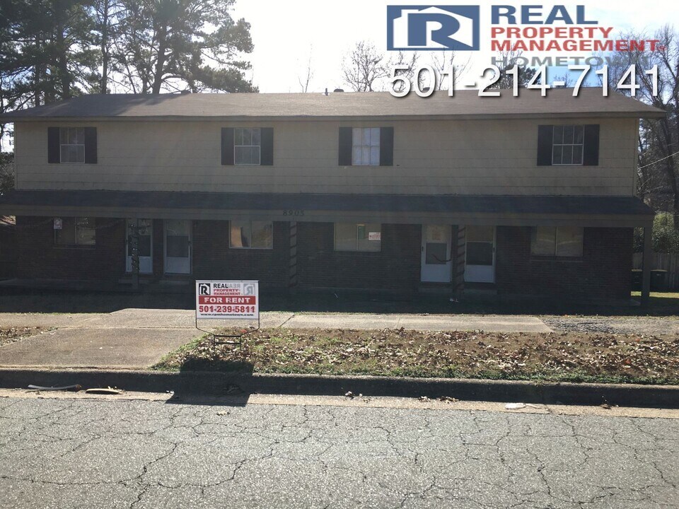 8905 Morris Manor Dr in Little Rock, AR - Building Photo