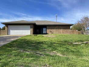 620 W Park Ave in Weatherford, TX - Building Photo - Building Photo