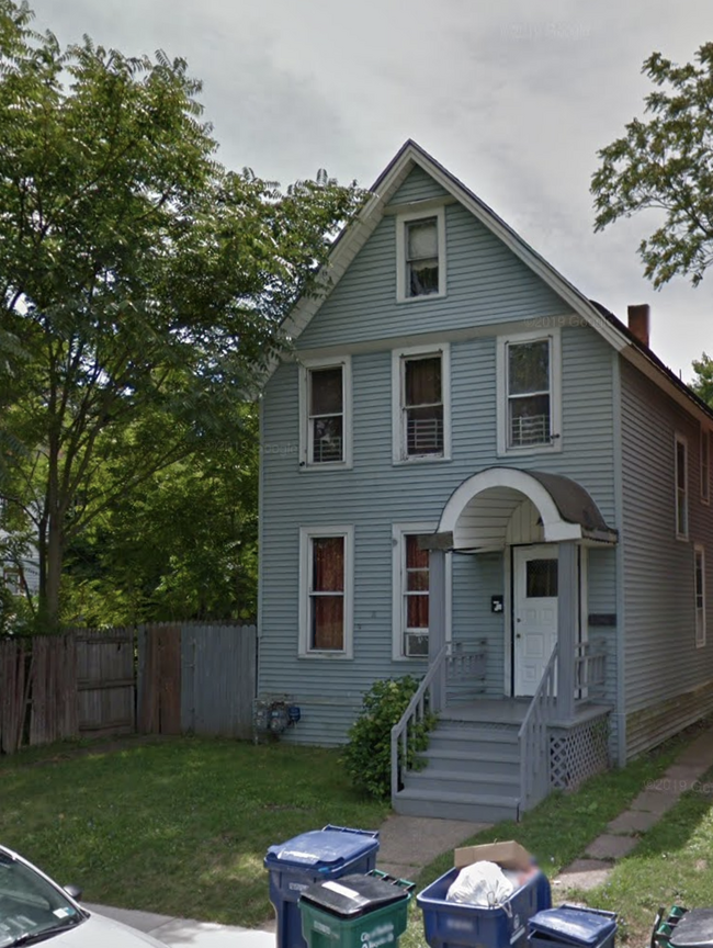 163 Laurel St, Unit Lower