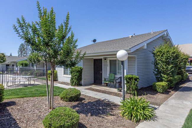 Copper Tree Condominiums in Fresno, CA - Foto de edificio - Building Photo