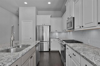 144 Fox Trail Rd in Montgomery, TX - Building Photo - Building Photo