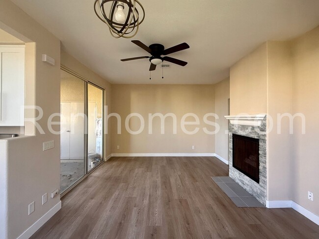 12585 Ruette Alliante in San Diego, CA - Building Photo - Building Photo