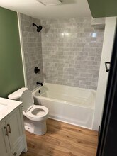 2157 Singleton St in Indianapolis, IN - Foto de edificio - Building Photo