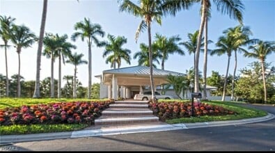 340 Horse Creek Dr in Naples, FL - Building Photo - Building Photo