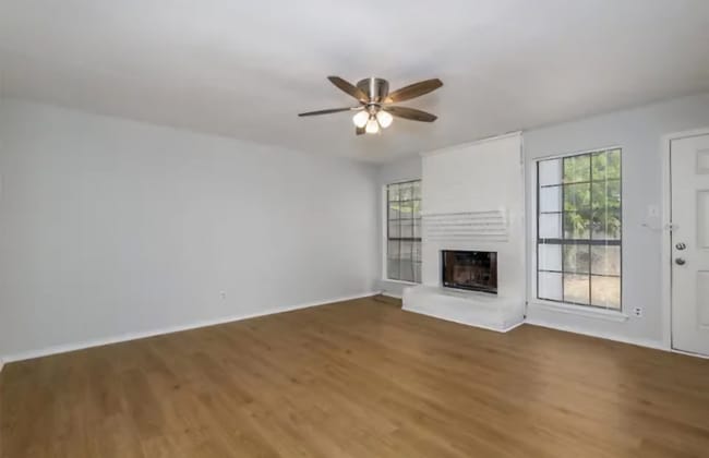 6814 S Creek Dr in Fort Worth, TX - Building Photo - Building Photo