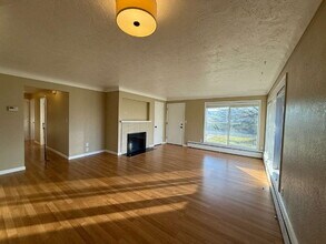 1495 Lake Dr in Eugene, OR - Building Photo - Building Photo