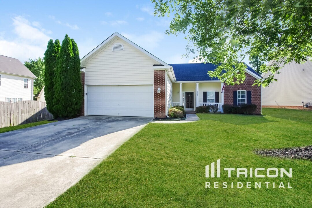 5920 Patricia Ryan Dr in Charlotte, NC - Building Photo