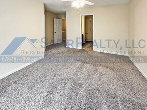 4913 Sierra Way in College Park, GA - Building Photo - Building Photo