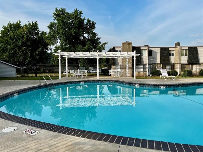 214 Justin Dr in Norman, OK - Building Photo - Building Photo