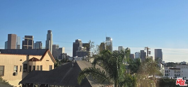 1446 Calumet Ave in Los Angeles, CA - Building Photo - Building Photo