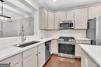 1059 E Paces Ct in Atlanta, GA - Building Photo - Building Photo
