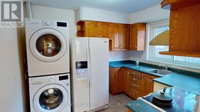 106 Wye Valley Rd in Toronto, ON - Building Photo - Building Photo